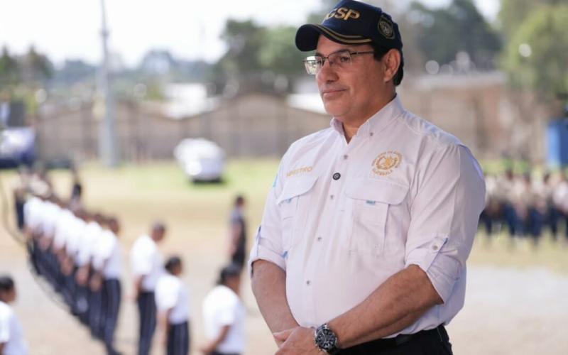 Futuros guardias penitenciarios se preparan para servir a la nación