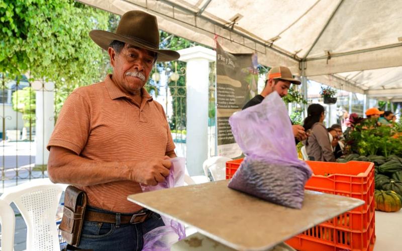 La Feria del Agricultor llega a La Reforma, San Marcos