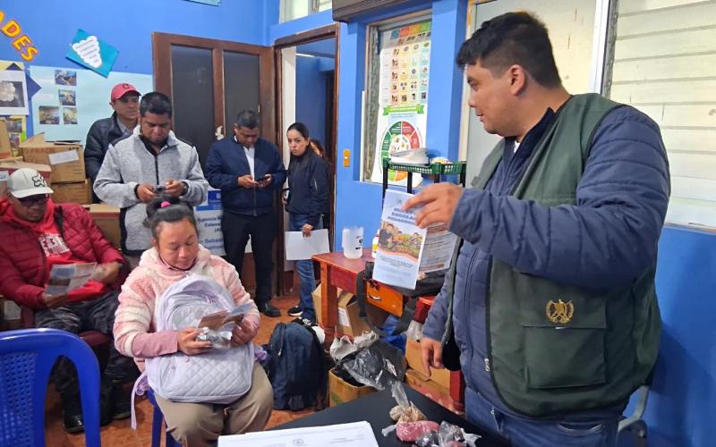 Asistencia técnica e insumos agrícolas fortalecen huertos escolares