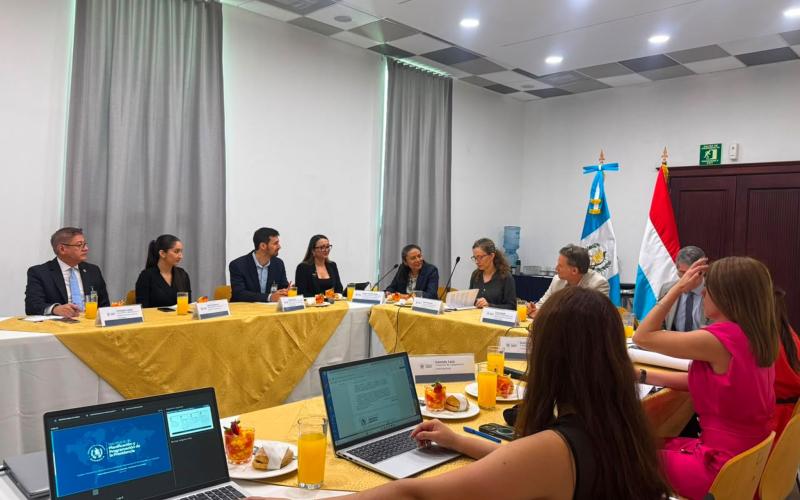 Reunión de trabajo de representantes del Gran Ducado de Luxemburgo y autoridades de MINEX y SEGEPLAN.