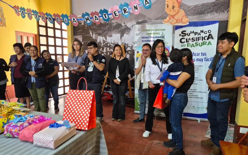 Comunitarias de Sacatepéquez conocen las bondades del Ixbut para la lactancia materna