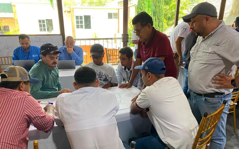 Extensionistas capacitados en sistema Keyline para el manejo sostenible de suelos y agua