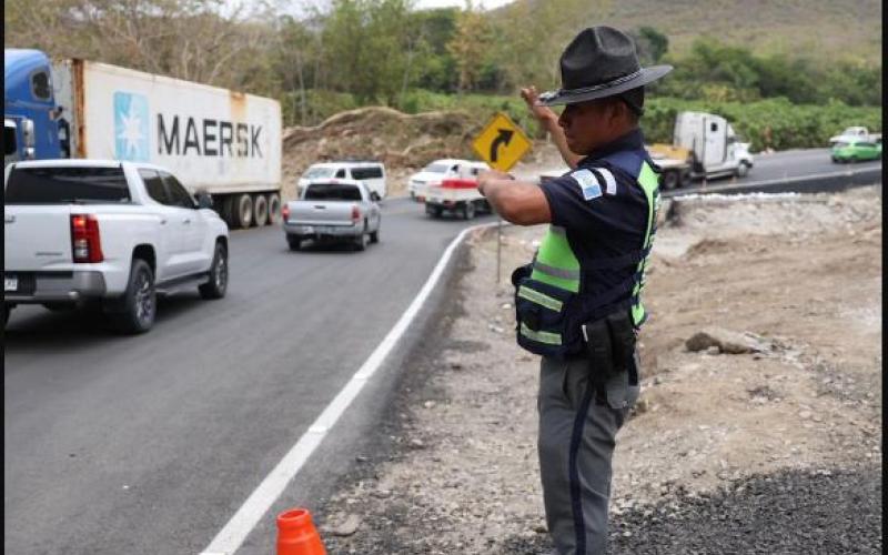 Paso provisional vuelve a conectar: familias y transportistas retoman sus recorridos por el kilómetro 111 CA-9 Norte