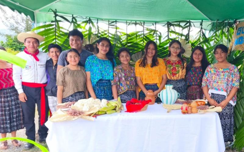 Ferias del Agricultor de Alta Verapaz conmemoran Día Nacional del Maíz