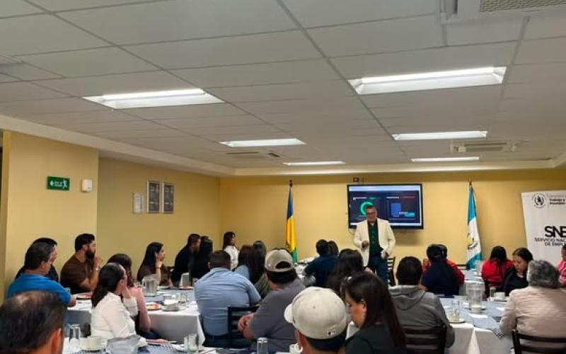 Mintrab realiza Foro Empresarial en Baja Verapaz.