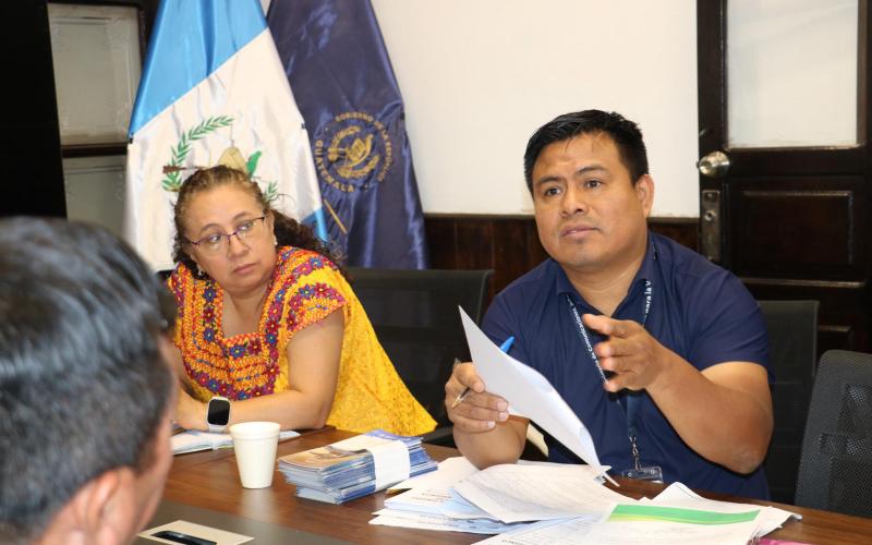 Familias desalojadas reciben orientación para acceder a un subsidio de vivienda
