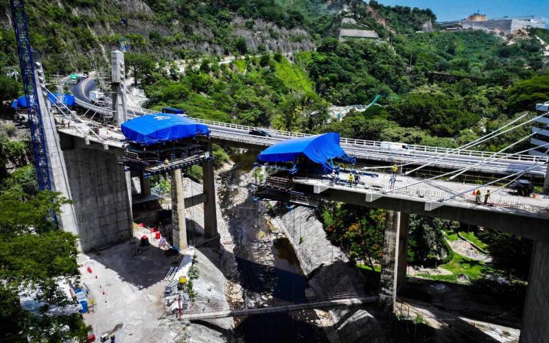 Avanza la construcción del puente Corozal 