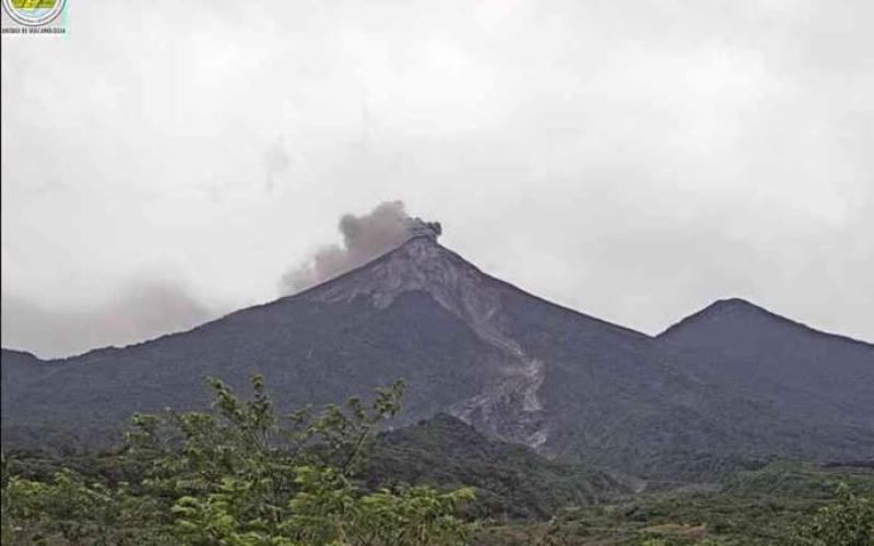 Insivumeh: Volcán de Fuego reduce su actividad, pero mantiene explosiones y caída de ceniza