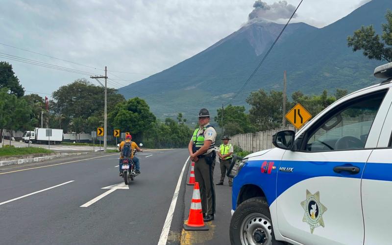 Provial mantiene vigilancia vial por actividad del Volcán de Fuego