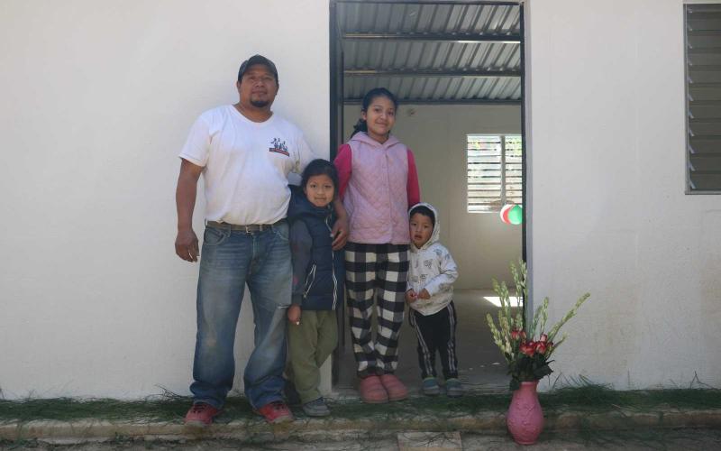 Entrega de viviendas beneficia a más de 8,000 guatemaltecos