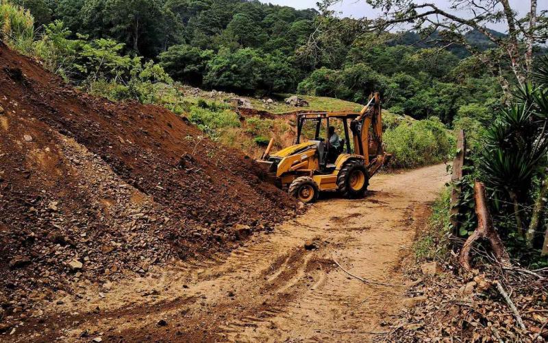 Continúan los trabajos de mantenimiento vial en Chiquimula