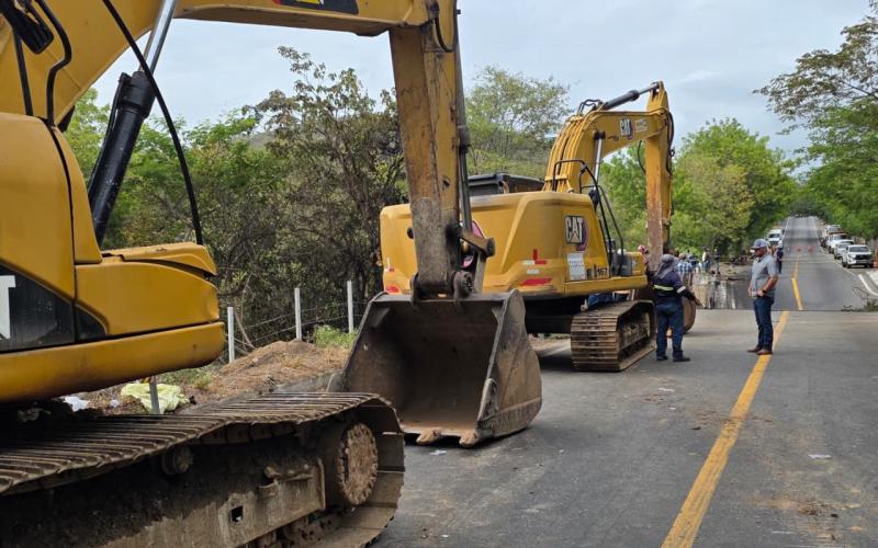 CIV despliega maquinaria y equipos técnicos en puente Güijo para atender la emergencia