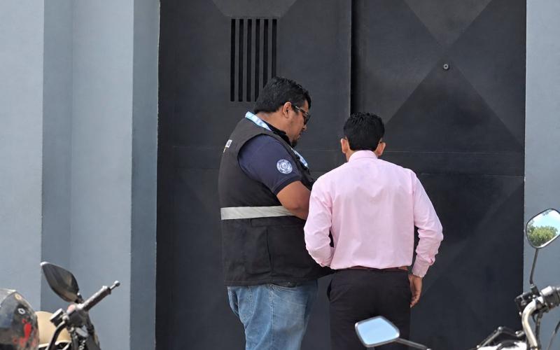 El Ministerio de Trabajo y Previsión Social (Mintrab), a través de la Inspección General de Trabajo (IGT), realizó inspección en Farmacia Galeno derivado de la manifestación por parte de motoristas.