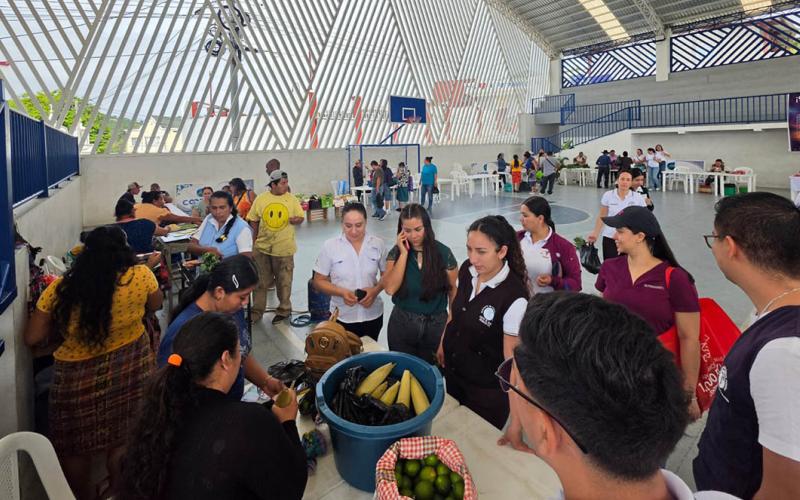 En Granados impulsan y dinamizan la economía local con la Feria del Agricultor