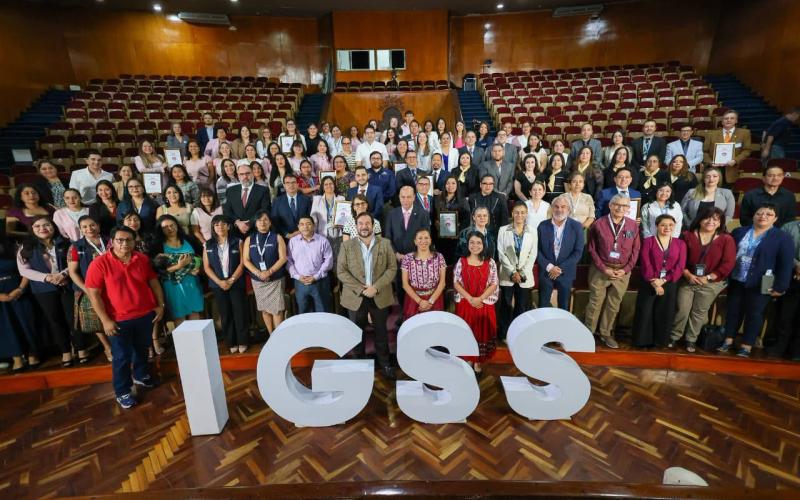 Mintrab reconoce al IGSS por su compromiso con la lactancia materna