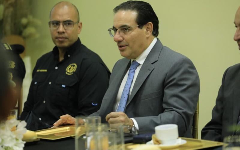 Mingob y Defensa instalan mesa estratégica para fortalecer la seguridad del país