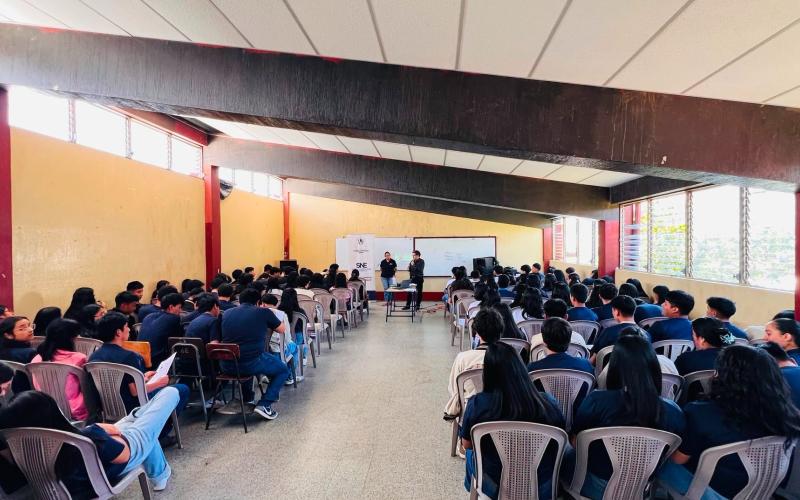 Mintrab brinda de orientación laboral a 293 jóvenes