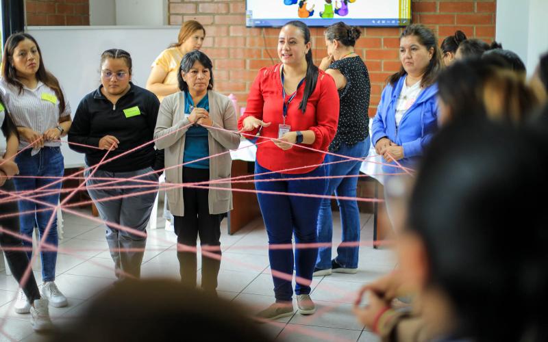 Diplomado de Niñeras realiza taller presencial sobre desarrollo infantil
