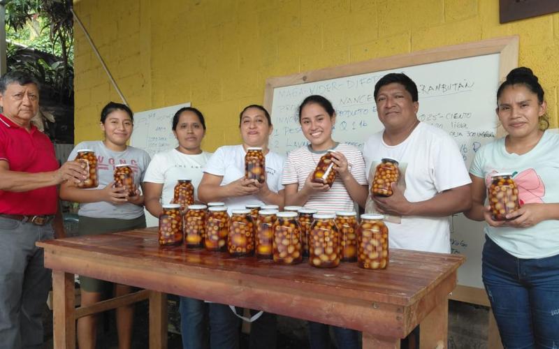 Productores de Suchitepéquez innovan el procesamiento de nance