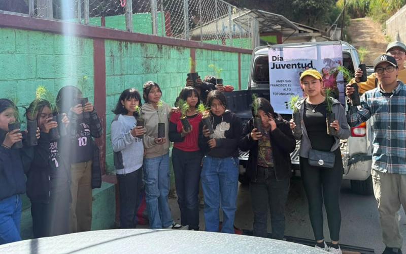 Jornadas de reforestación en Totonicapán, promueven el liderazgo ambiental de jóvenes