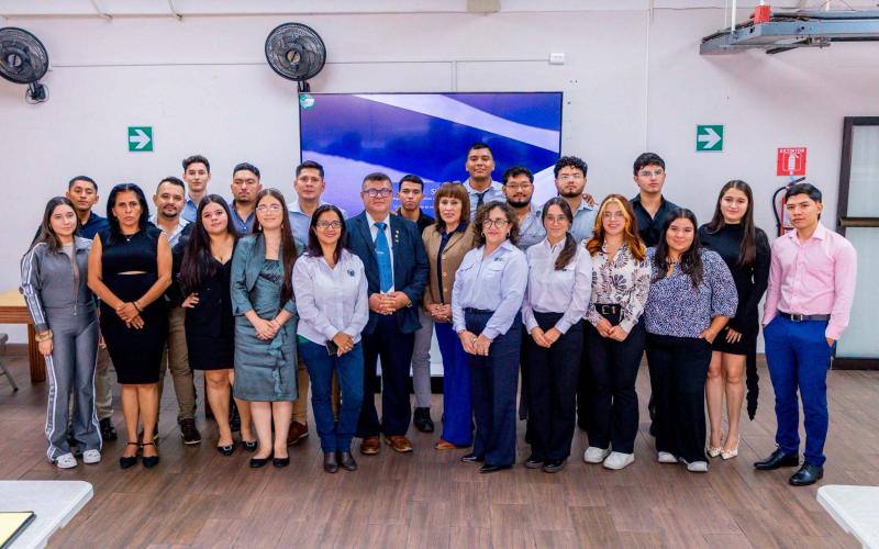 Mintrab recibe visita de estudiantes universitarios de Zacapa.