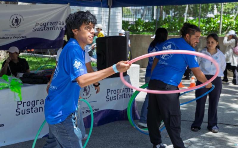 El Mes de la Juventud se inauguró con deporte y sana recreación. 