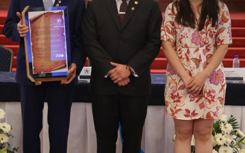 Marco Antonio Sagastume recibe la Orden Ixim 2026