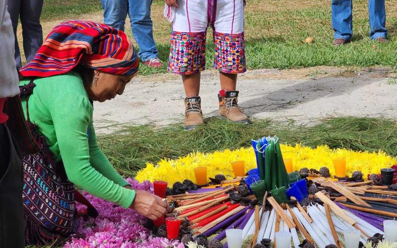 MCD conmemora el Día Nacional e Internacional de los Pueblos Indígenas con ceremonia maya