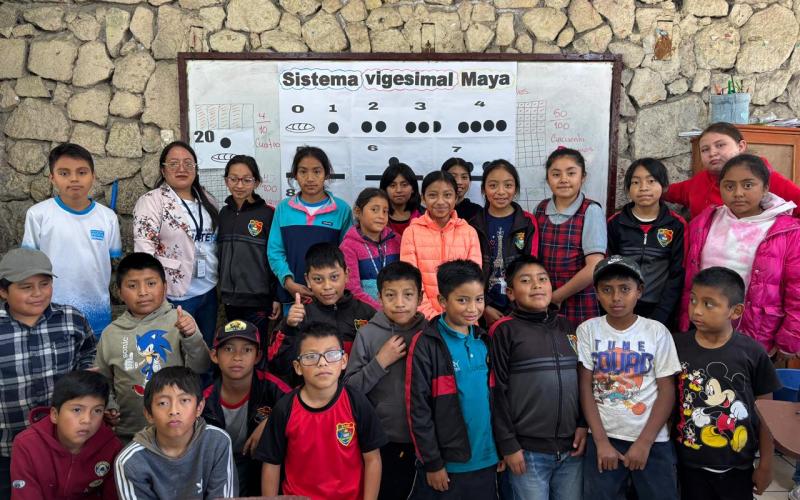 Taller de numeración vigesimal reaviva la identidad maya en las aulas quetzaltecas
