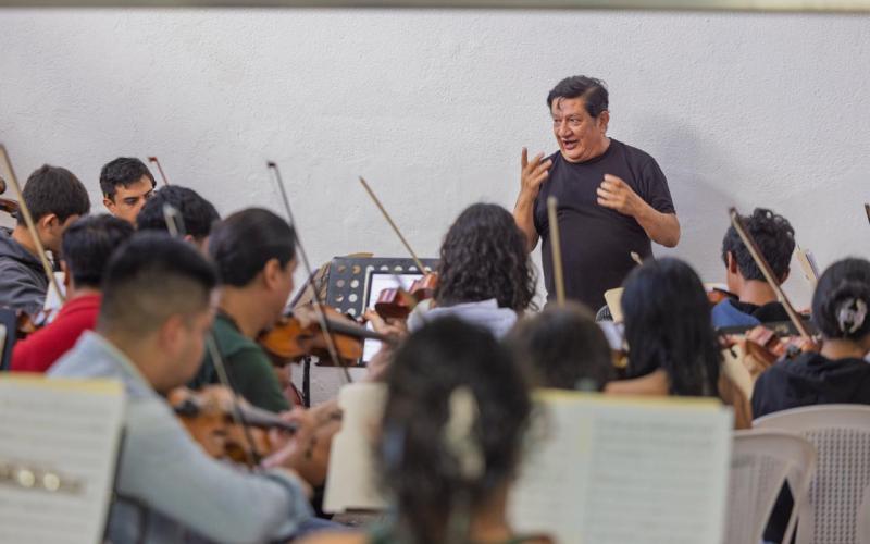 Orquesta de Apoyo a la Formación Artística (OAFA) afina detalles para su concierto inaugural. 