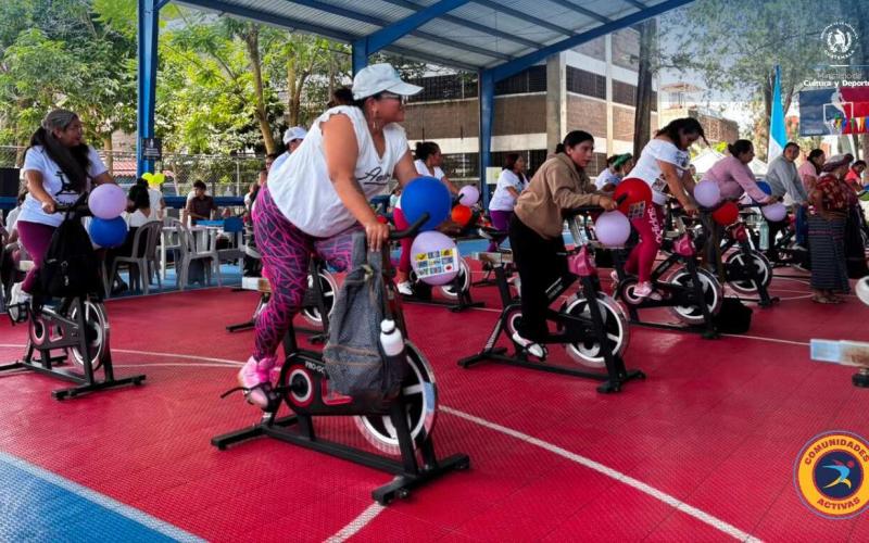 Marimba y spinning se encuentran en la Fiesta Agostina del Centro Deportivo Gerona