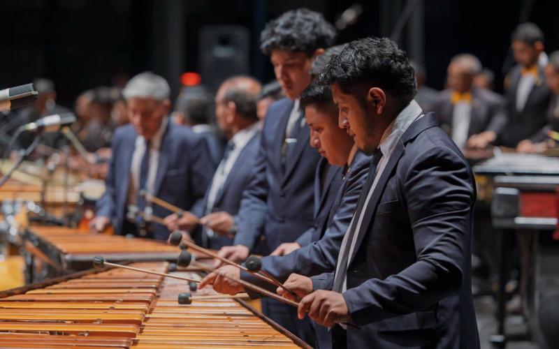 Chapinlandia mantiene vivo el ritmo de Guatemala desde hace 79 años