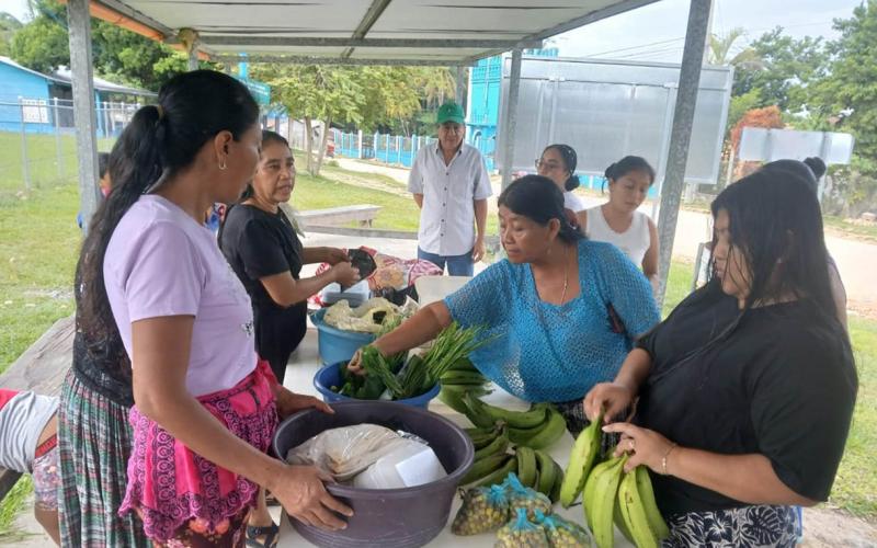 Feria del Agricultor fortalece comercio de productores del Cruce Dos Aguadas