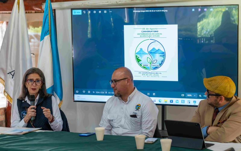 Mineduc promueve el diálogo ambiental sobre  las cuencas de Amatitlán y Atitlán en el Día de los Lagos 