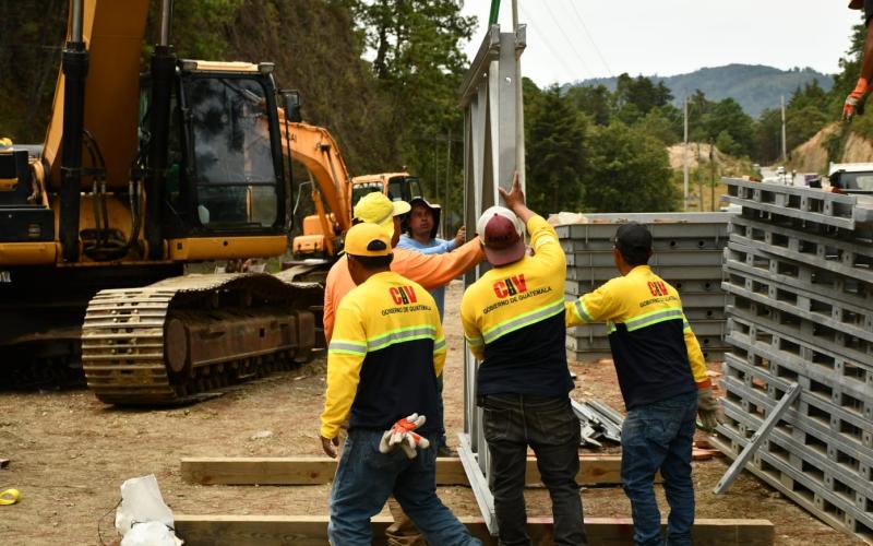 Inicia montaje de puente modular para restablecer conexión en San Jerónimo, Baja Verapaz