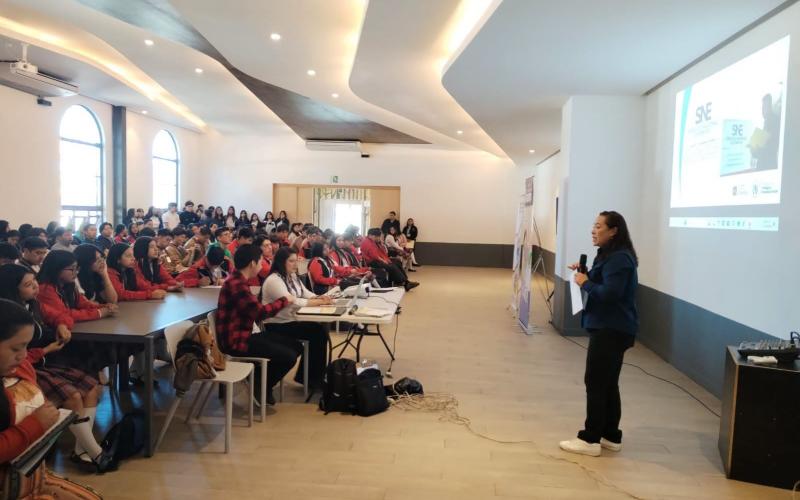Mintrab brinda orientación laboral a 160 jóvenes