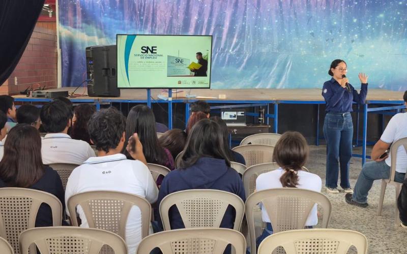 Mintrab brinda orientación laboral a 460 jóvenes