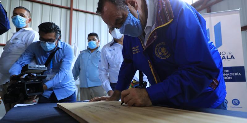 Presidente Alejandro Giammattei