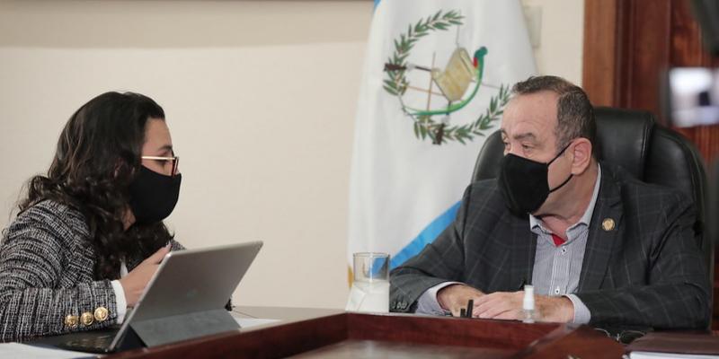 Becas a empleados públicos