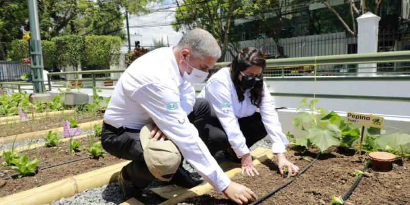Embajandor de Israel y Ministra de Educación 
