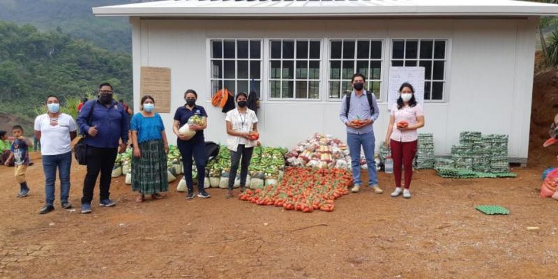 Familias desarrollan capacidades agrícolas para cosechar