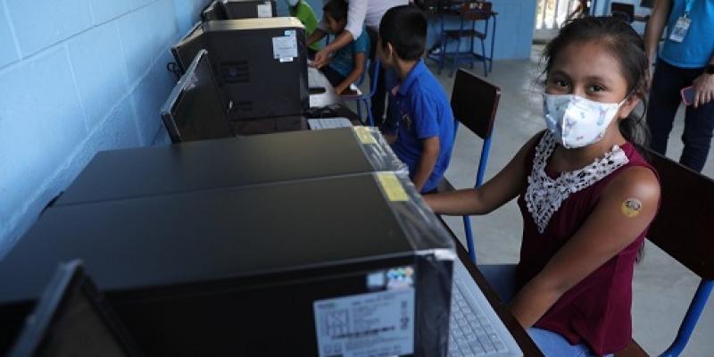 Empoderar a las niñas es el objetivo de las TIC