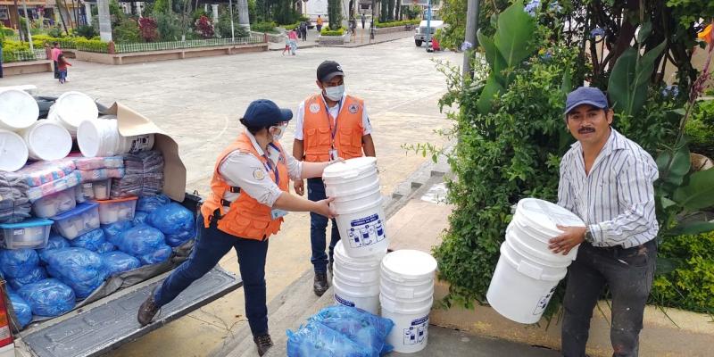 Entrega de ayuda humanitaria en Quiché. 