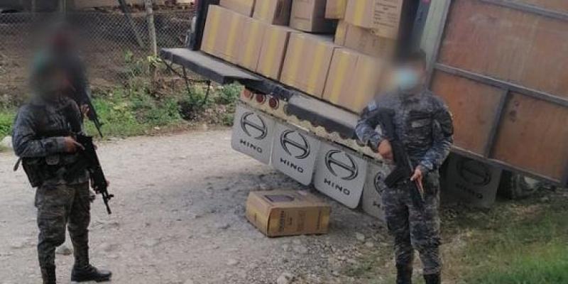 Unidades Militares localizaron vehículo que trasladaba cigarrillos de contrabando
