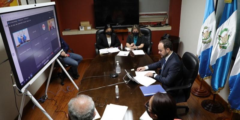 Videollamada con Canadá