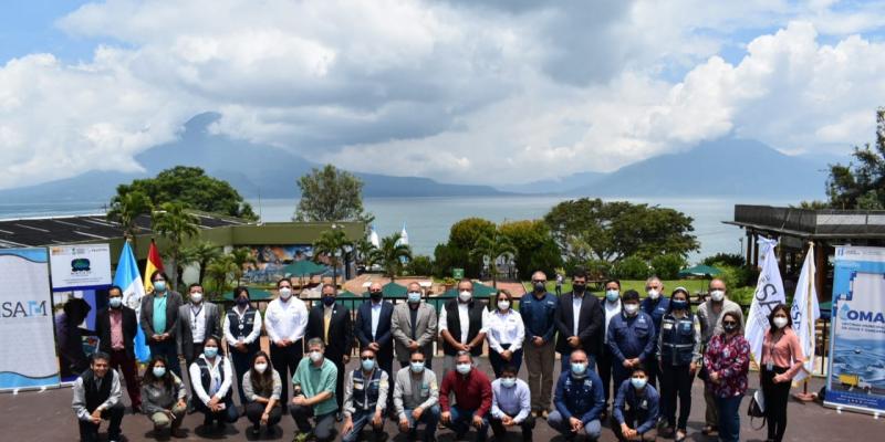 Equipo de Copresam con diferentes instituciones