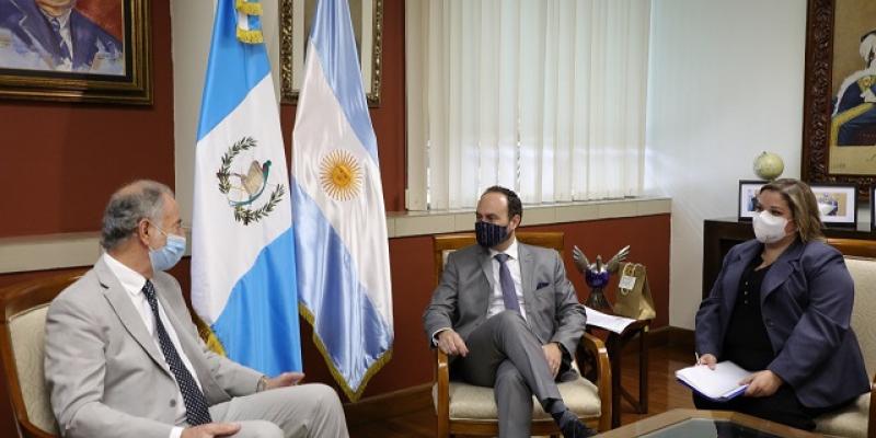 Reunión en la Cancillería