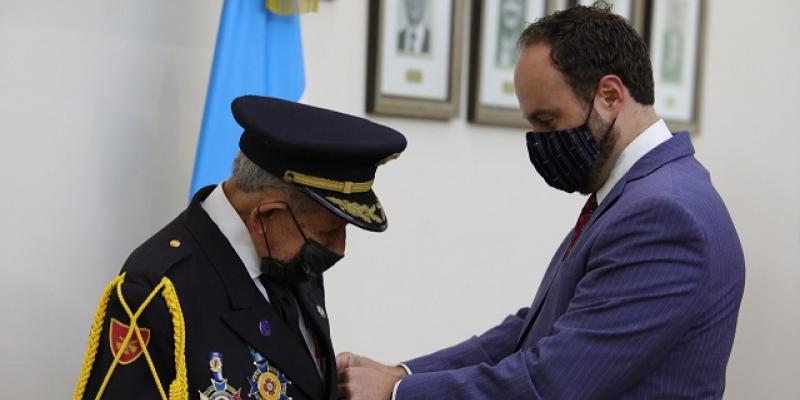 Condecoración de Mayor Gil