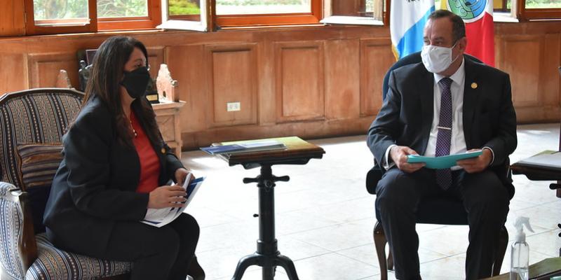 Supervisan avances de ministerios