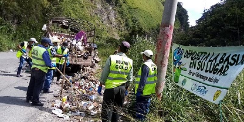 MARN elimina basureros clandestinos